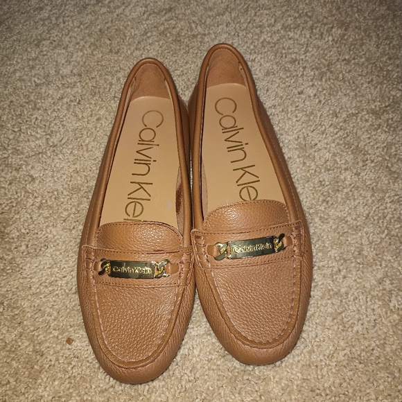 Calvin Klein Lunasi Leather Loafers with Gold Accent 6 - Picture 3 of 5